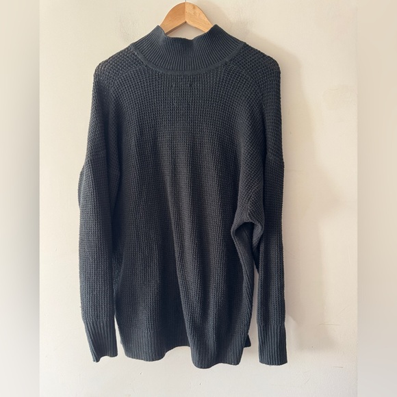 Aerie Black Cozy Up Waffle Knit Oversized V Neck Sweater - Picture 4 of 6